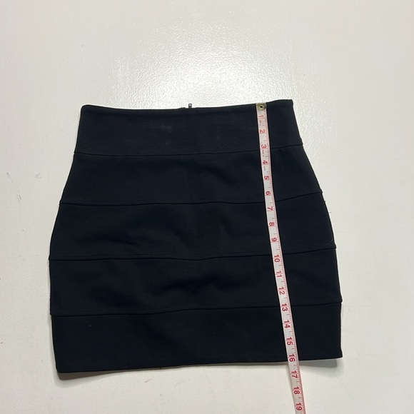 Aritzia Talula Elegant Black Mini Skirt size 10 - Picture 8 of 8
